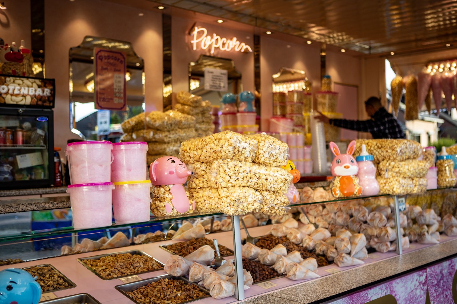 Noten en popcorn kraam